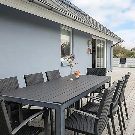 Seaside Escape With Views - By Traum