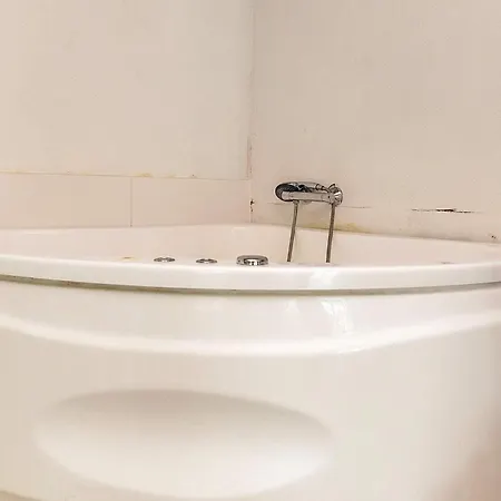 Seaside Escape With Views Feriehus *
